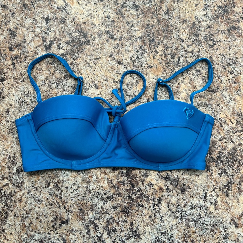 Roxy Underwire Bikini Top, Adjustable Straps, Teal Color, Size M